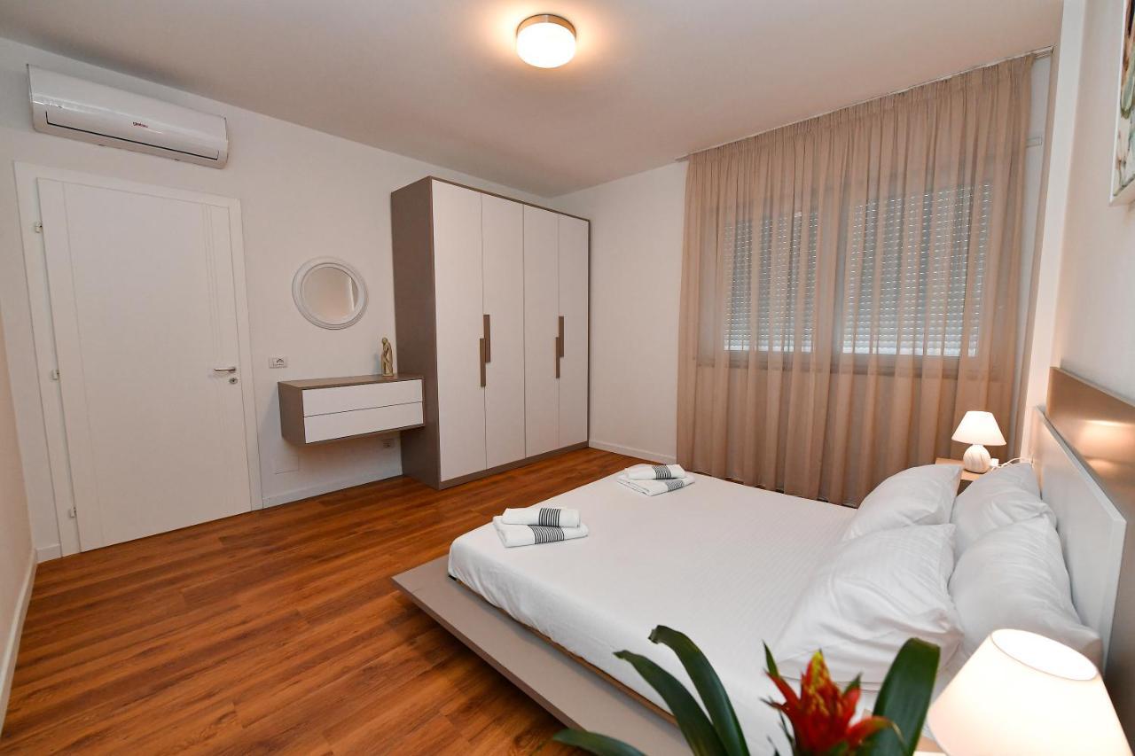 New Central Apartment Shkoder Luaran gambar