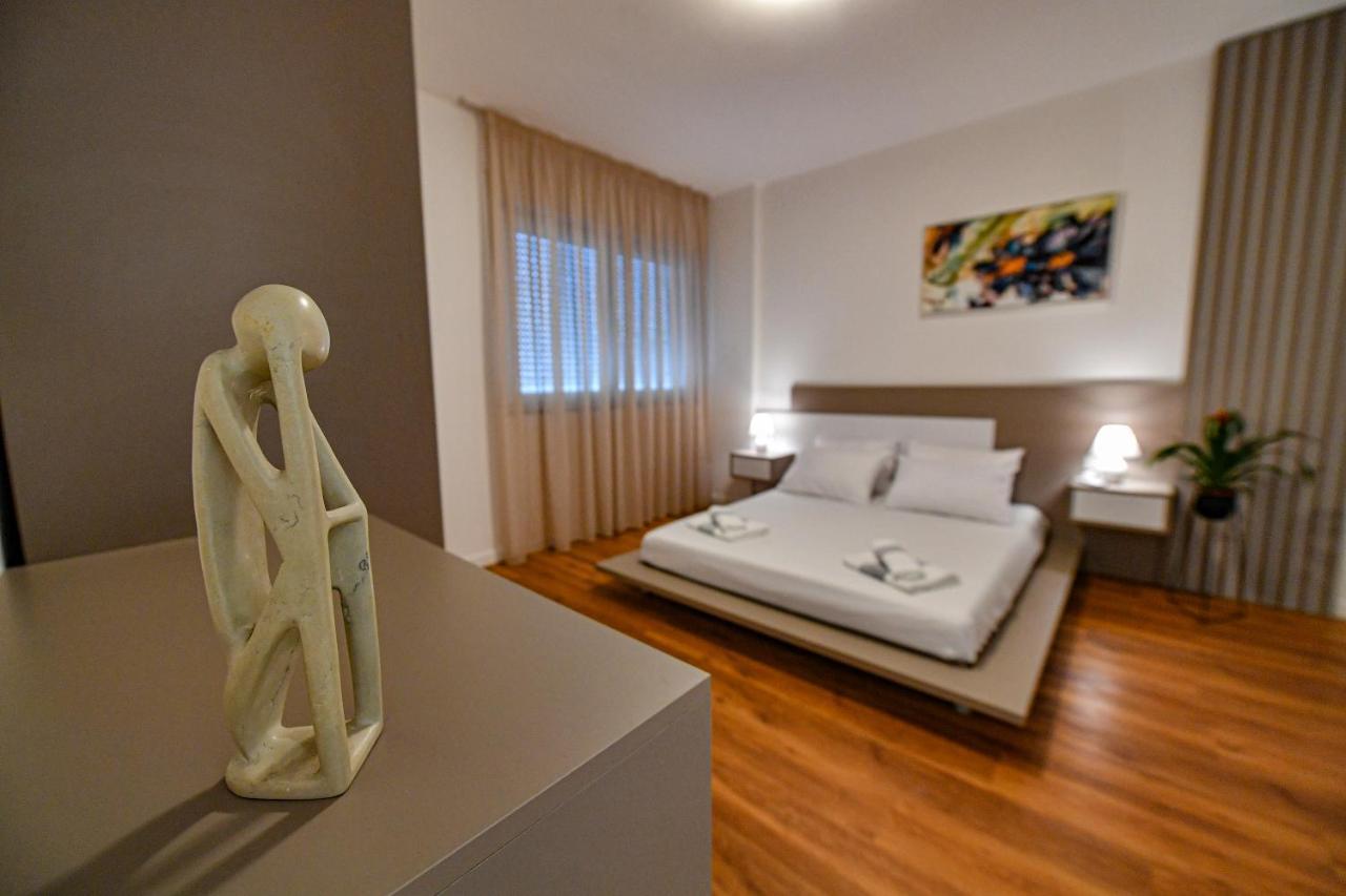 New Central Apartment Shkoder Luaran gambar